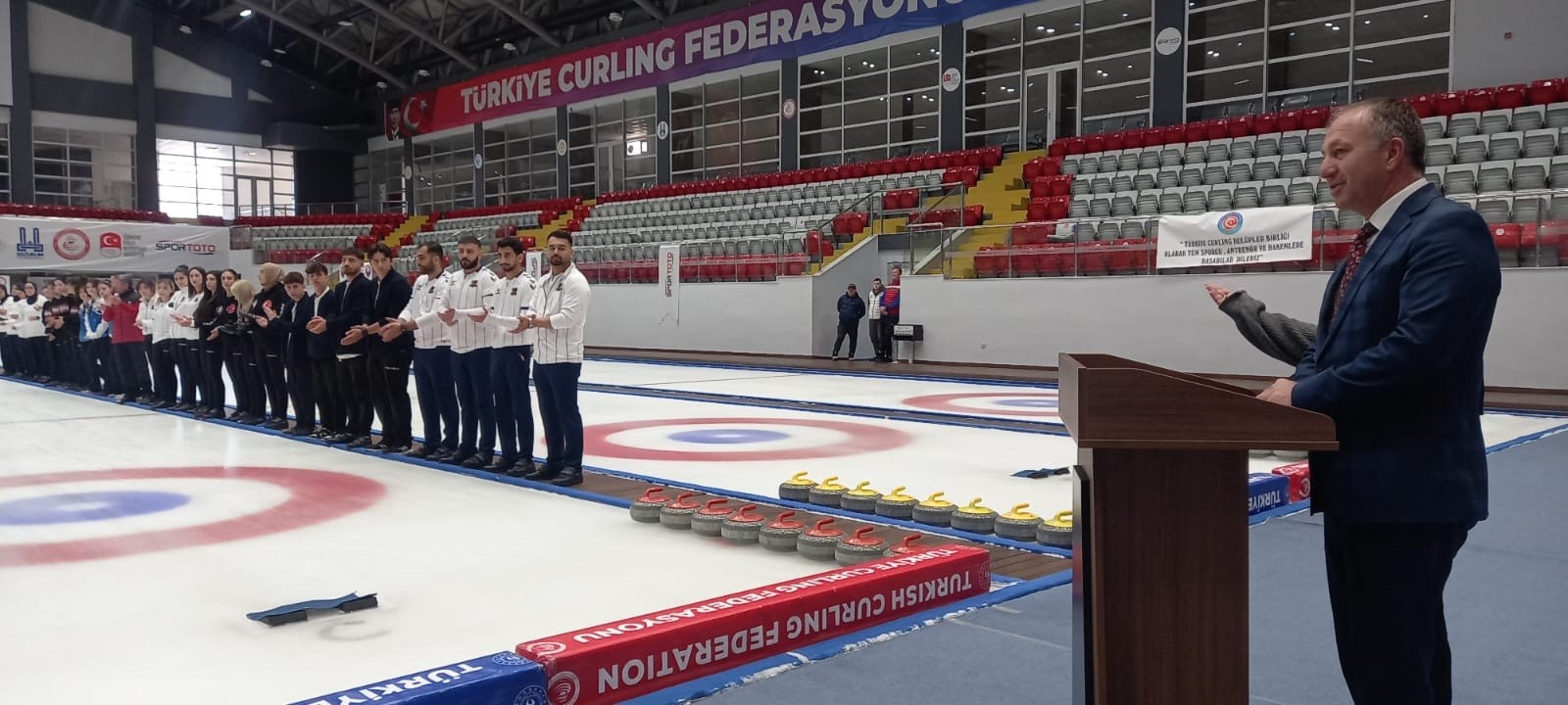 Curling Heyecanı Başladı