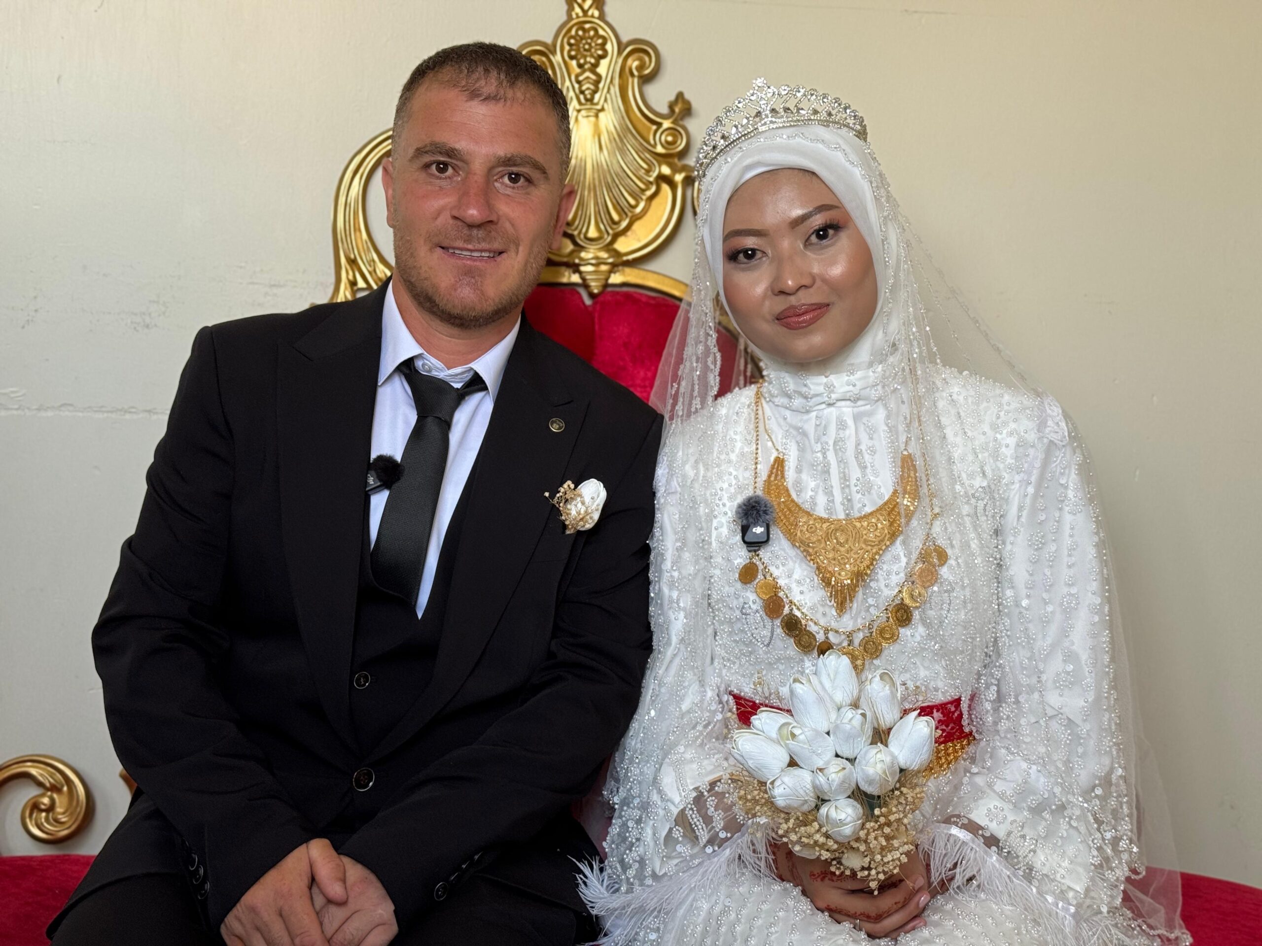 İstanbul’da Tanışan Çift, Hakkari Yüksekova’da Görkemli Düğünle Evlendiler