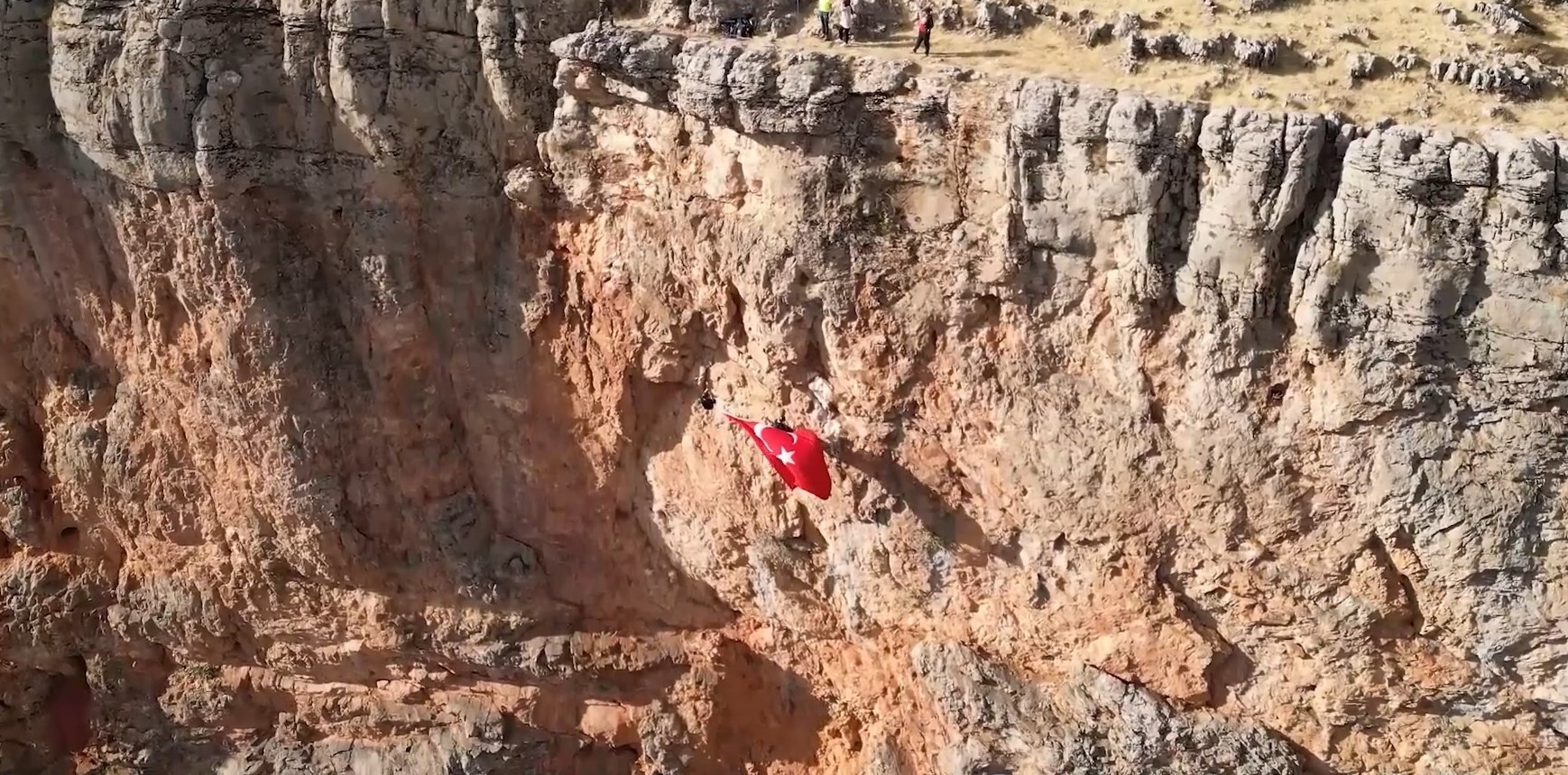 Elazığlı Dağcılardan Cumhuriyet Bayramı’na Anlamlı Kutlama