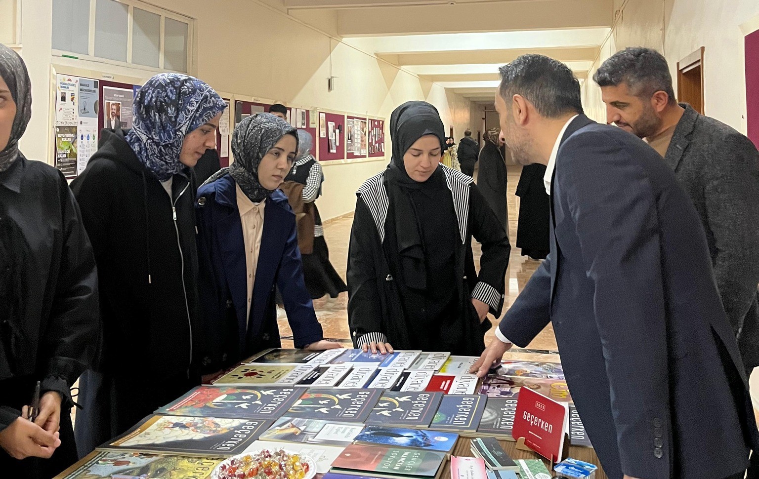 Erzurum İl Müftülüğü’nden Üniversite Öğrencilerine Rehberlik Standları