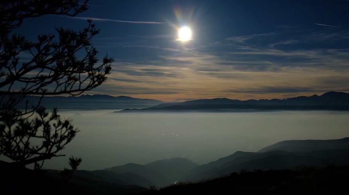 Erzincan Beyaza Büründü: Yoğun Sis Kartpostallık Görüntüler Oluşturdu
