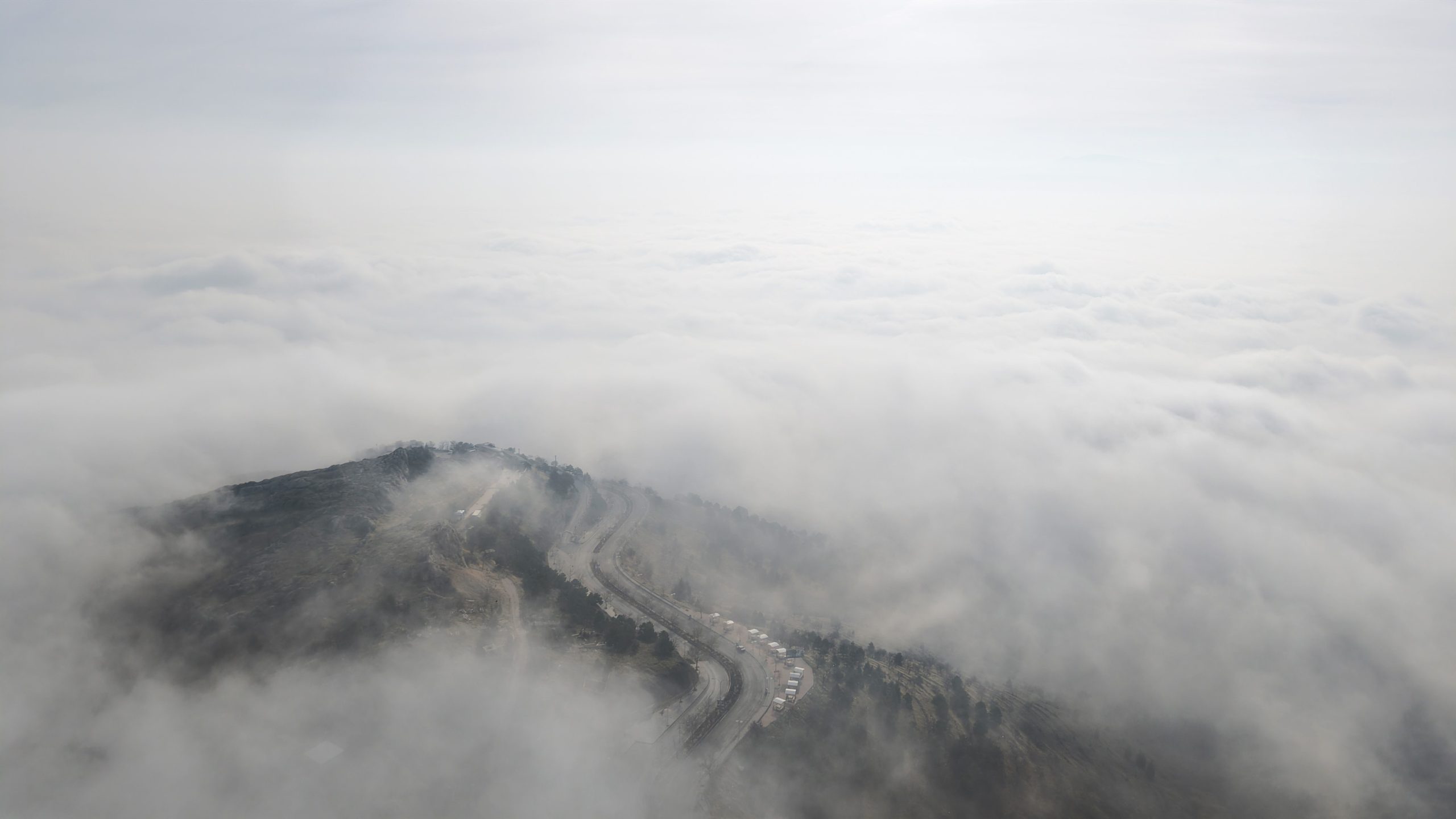 Elazığ’da Sis Etkili Oldu: Harput’ta Manzara Ortaya Çıktı