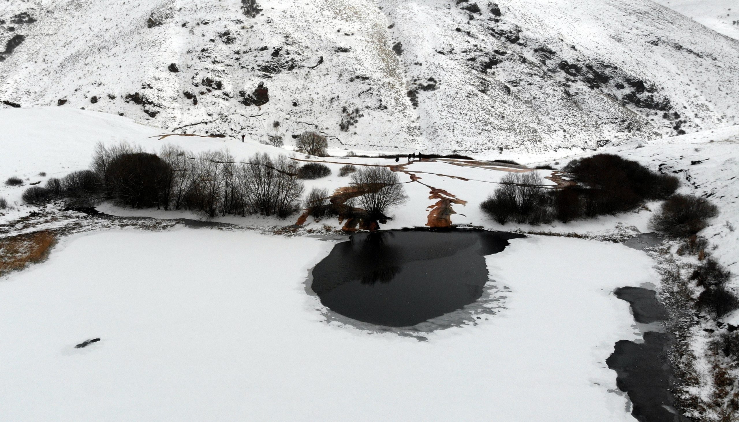 Dünyada Eşi Yok: Erzincan’daki Kırmızı Göl Görenleri Büyülüyor