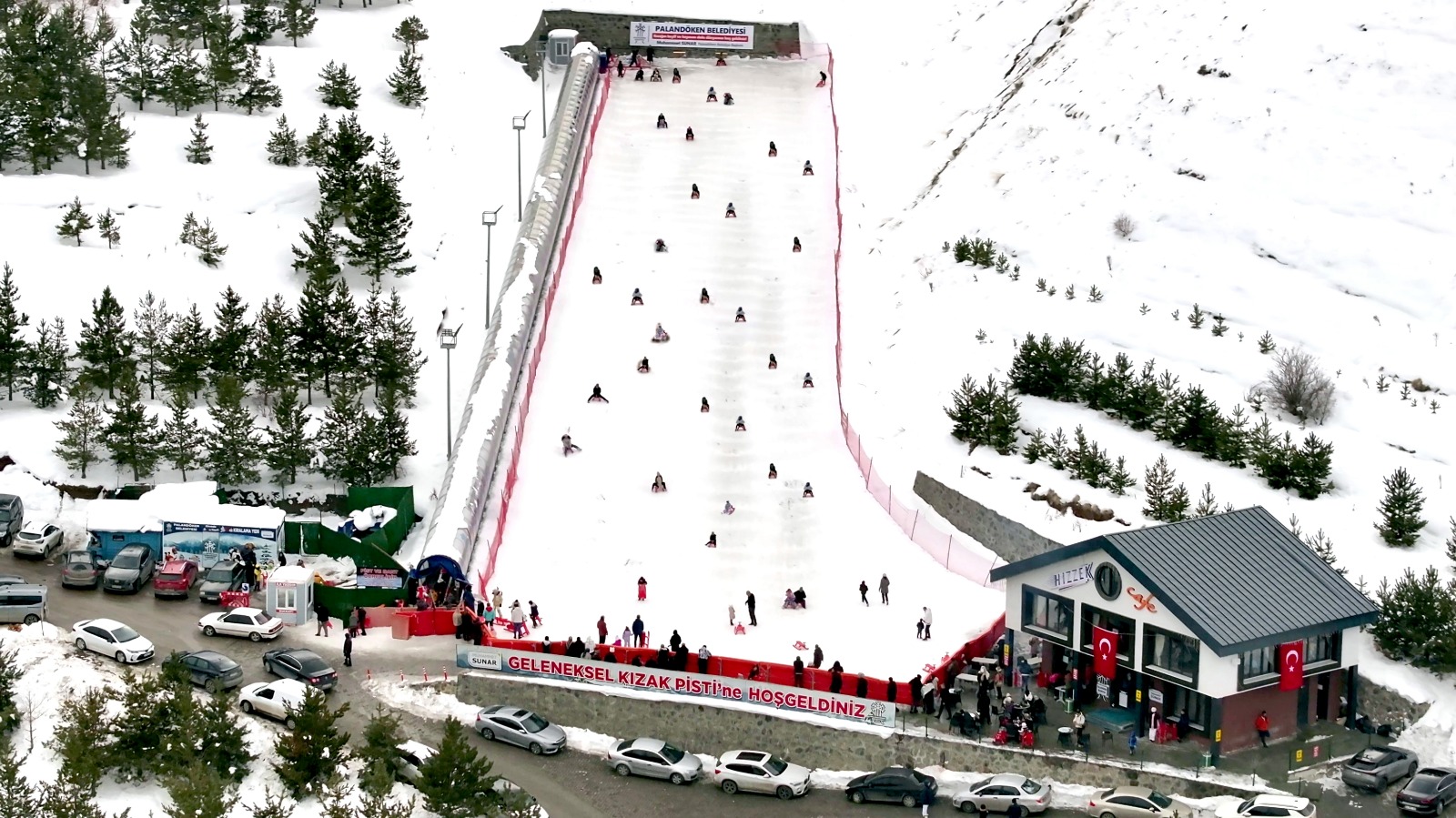Palandöken Belediyesi’nden Renk Katan Kızak Keyfi