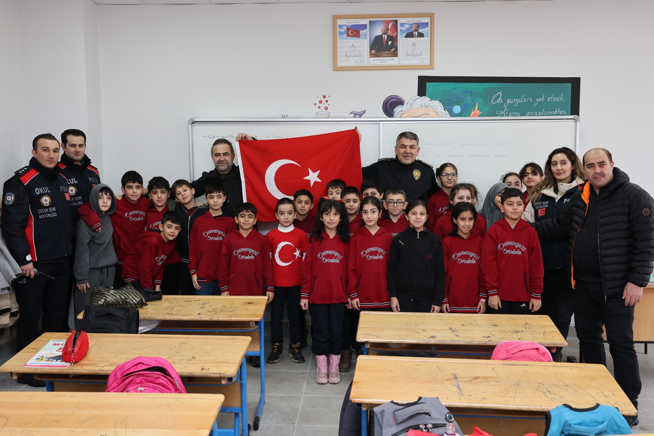 İl Emniyet Müdürü Karaburun’dan Okul Ziyareti