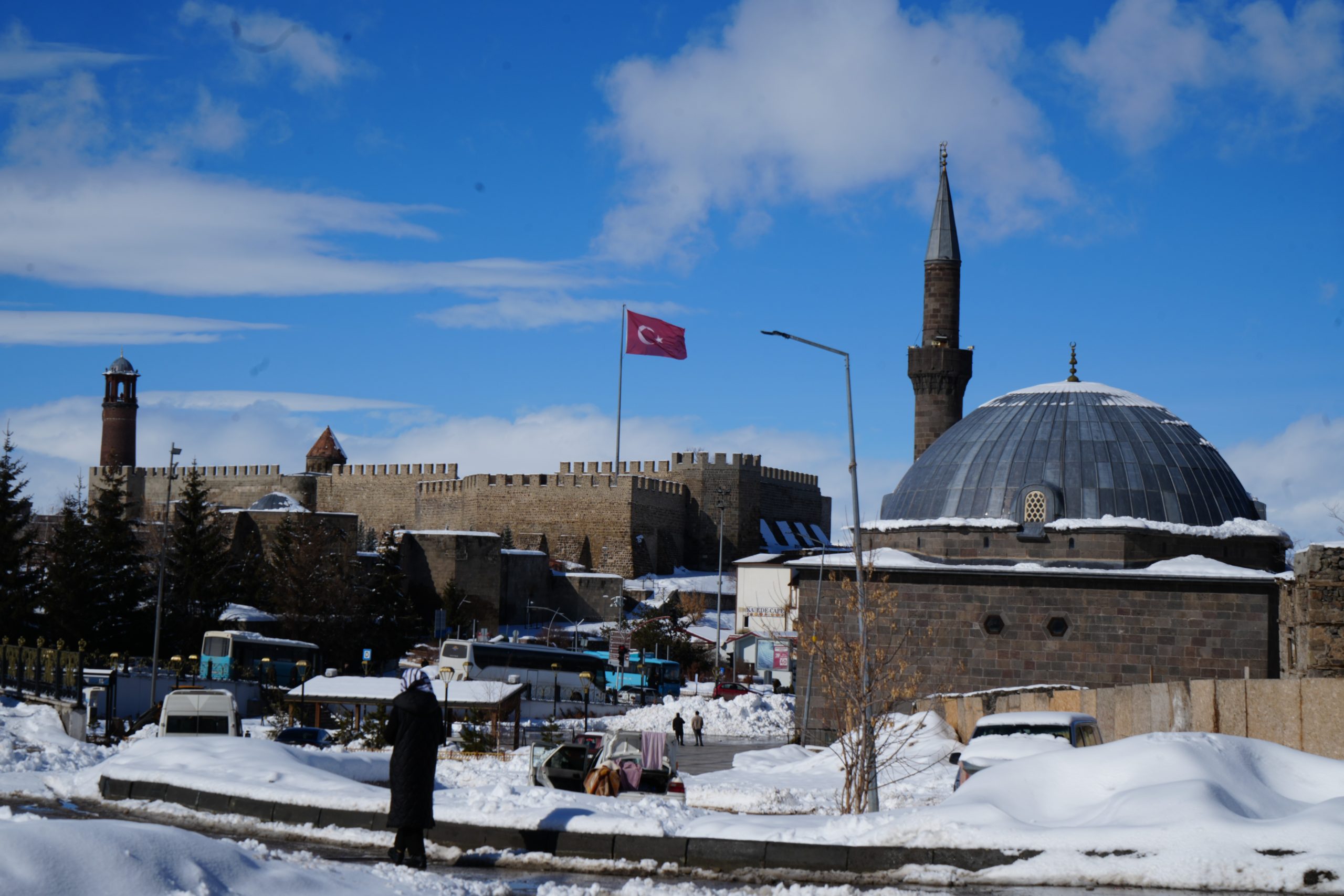 ERZURUM’A KUVVETLİ KAR YAĞIŞI UYARISI