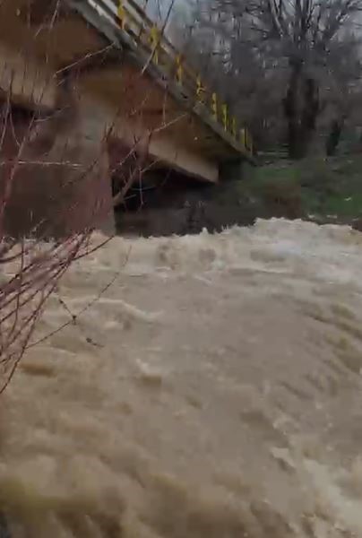 ELAZIĞ’DA KAR ERİMESİ VE YAĞIŞ DERELERİ TAŞIRDI