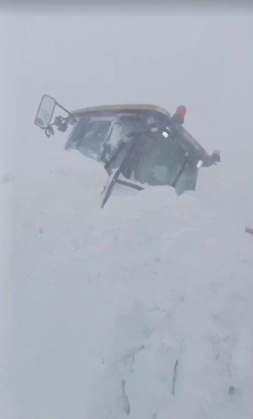 Sahara Geçidi’nde Çığ Dehşeti: Kurtarmaya Giden Ekipler de Mahsur Kaldı