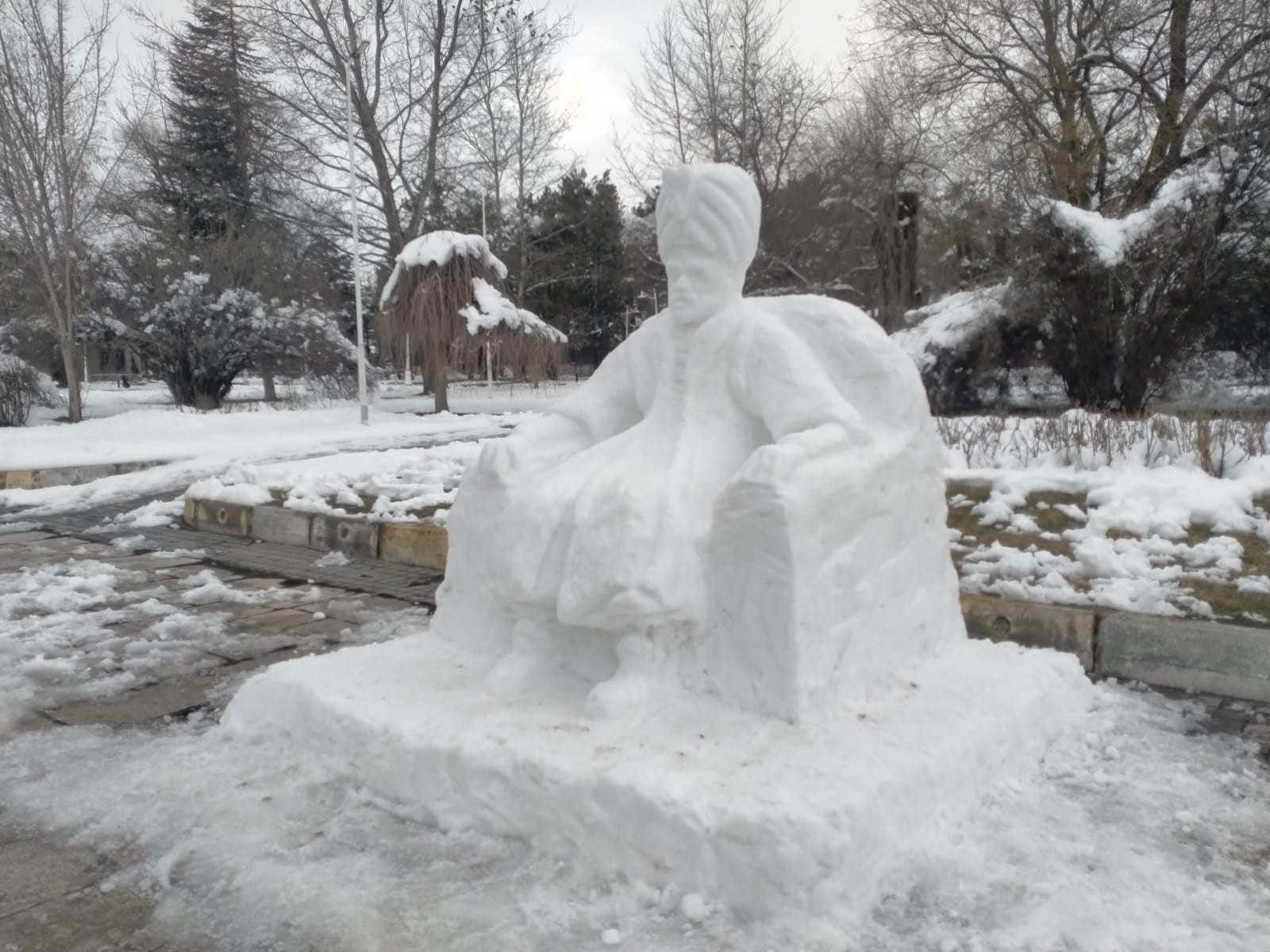 Erzincan’da Kardan Padişah Sanatı: Güzel Sanatlar Fakültesi Mezunu İsmail İşler’den Yaratıcı Bir Çalışma