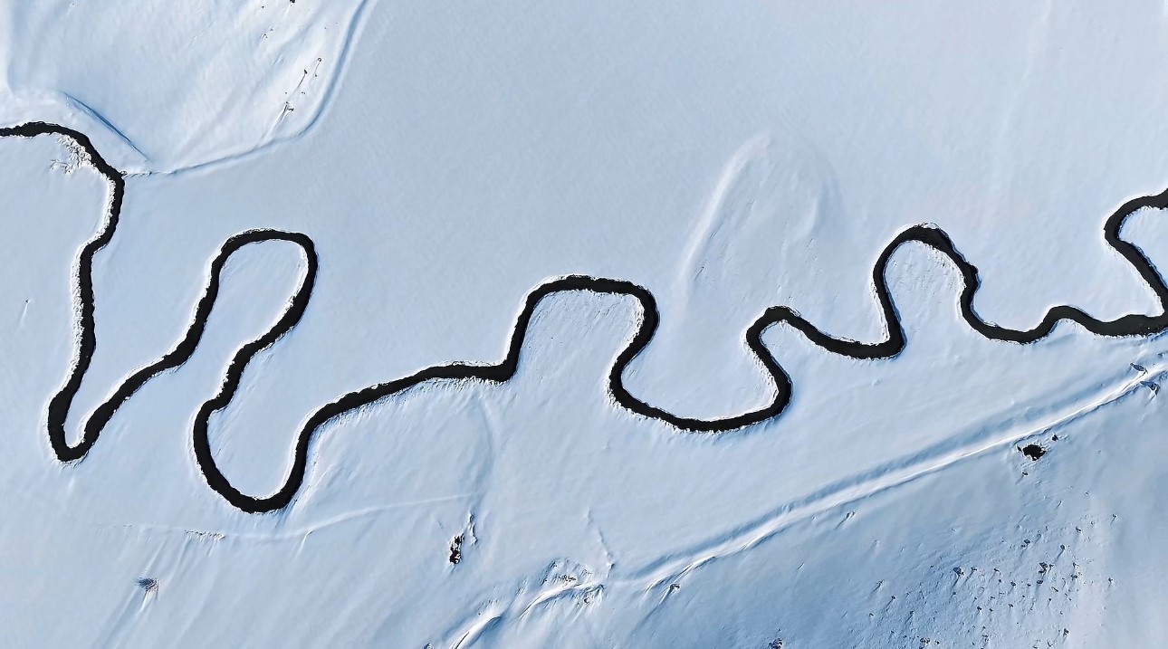 Hakkari’nin Yüksekova İlçesinde Menderesler ve Cilo Dağı’nın Büyüleyici Kış Manzarası