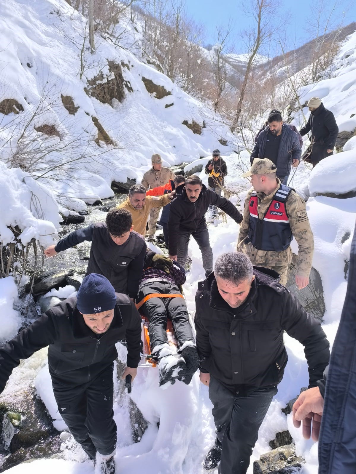 Bitlis’te kaybolan zihinsel engelli vatandaş 23 saat sonra dağlık alanda bulundu