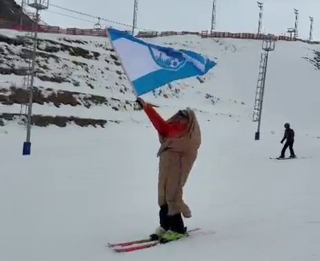 Palandöken’de Ehram ve Erzurumspor Bayraklı Kayak Keyfi Sosyal Medyada İlgi Çekiyor