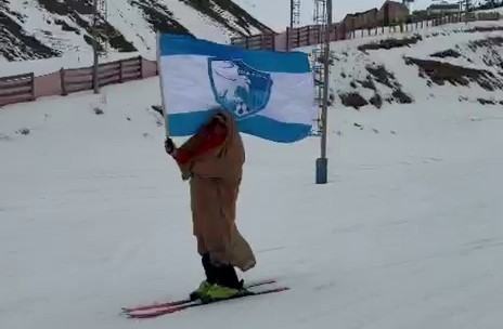 Palandöken’de Ehram ve Erzurumspor Bayraklı Kayak Keyfi Sosyal Medyada İlgi Çekiyor