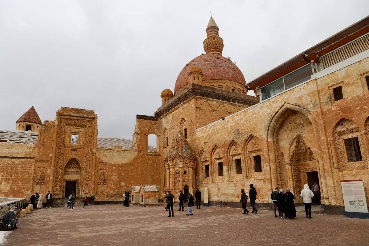 İshak Paşa Sarayı 235 Yıldır Tarihe Işık Tutuyor