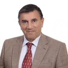 Bilim, Edebiyat ve Medyanın Kesişiminde Bir İsim: Üstün Dökmen”