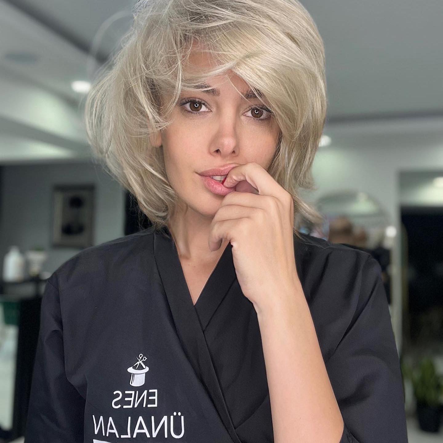 Oyuncu Burcu Binici’nin Kariyer Yolculuğu Dikkat Çekiyor