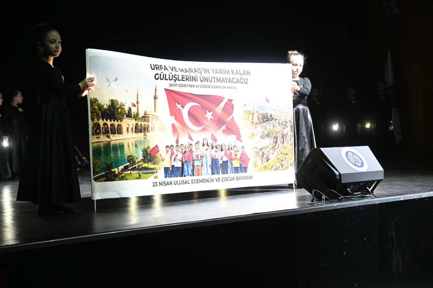 Erzurum’da 23 Nisan Kutlamaları Coşku ve Duygu Bir Arada Yaşandı