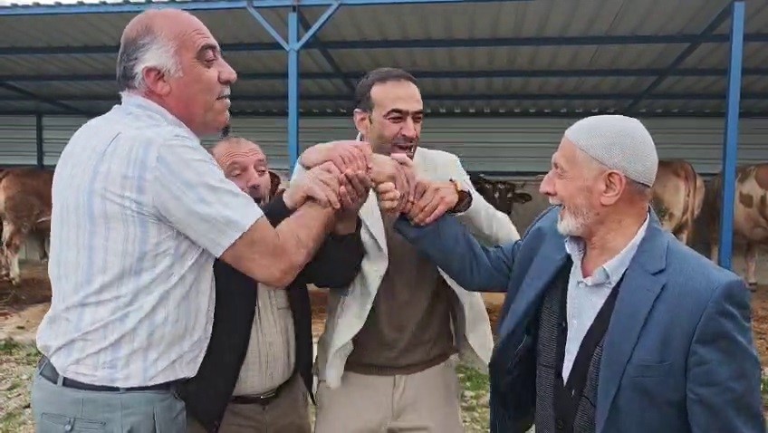 Bayram Yaklaşırken Kurbanlık Fiyatları Cep Yakıyor