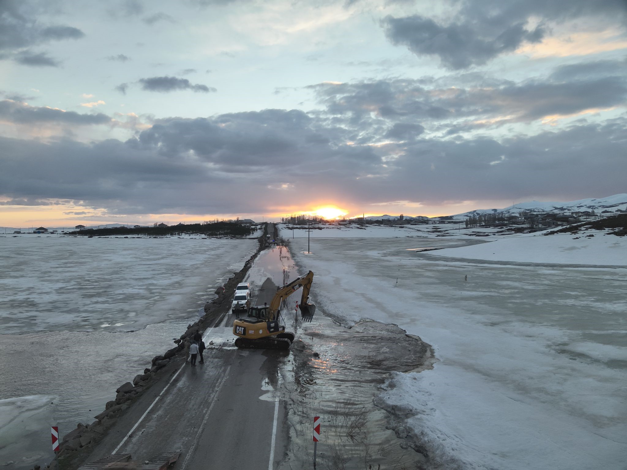 Erzurum Karayazı’da Kar Suları Taşkına Neden Oldu
