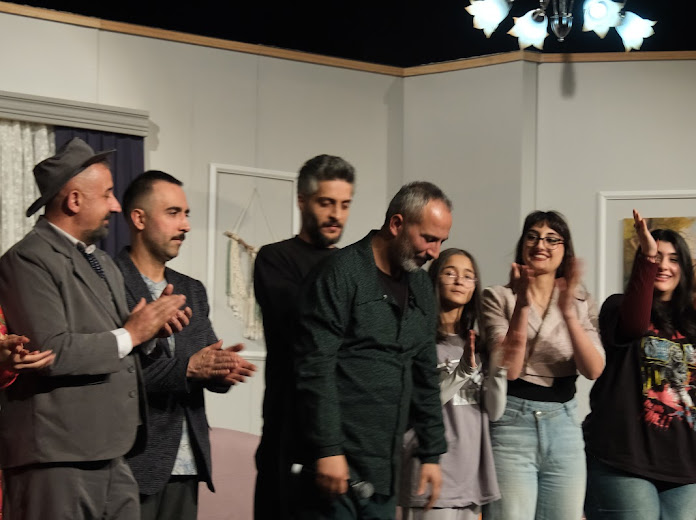 Erzurum’un Tiyatro Emekçisi Oktay Parlar, Sanat ve Eğitim Çalışmalarıyla Dikkat Çekiyor