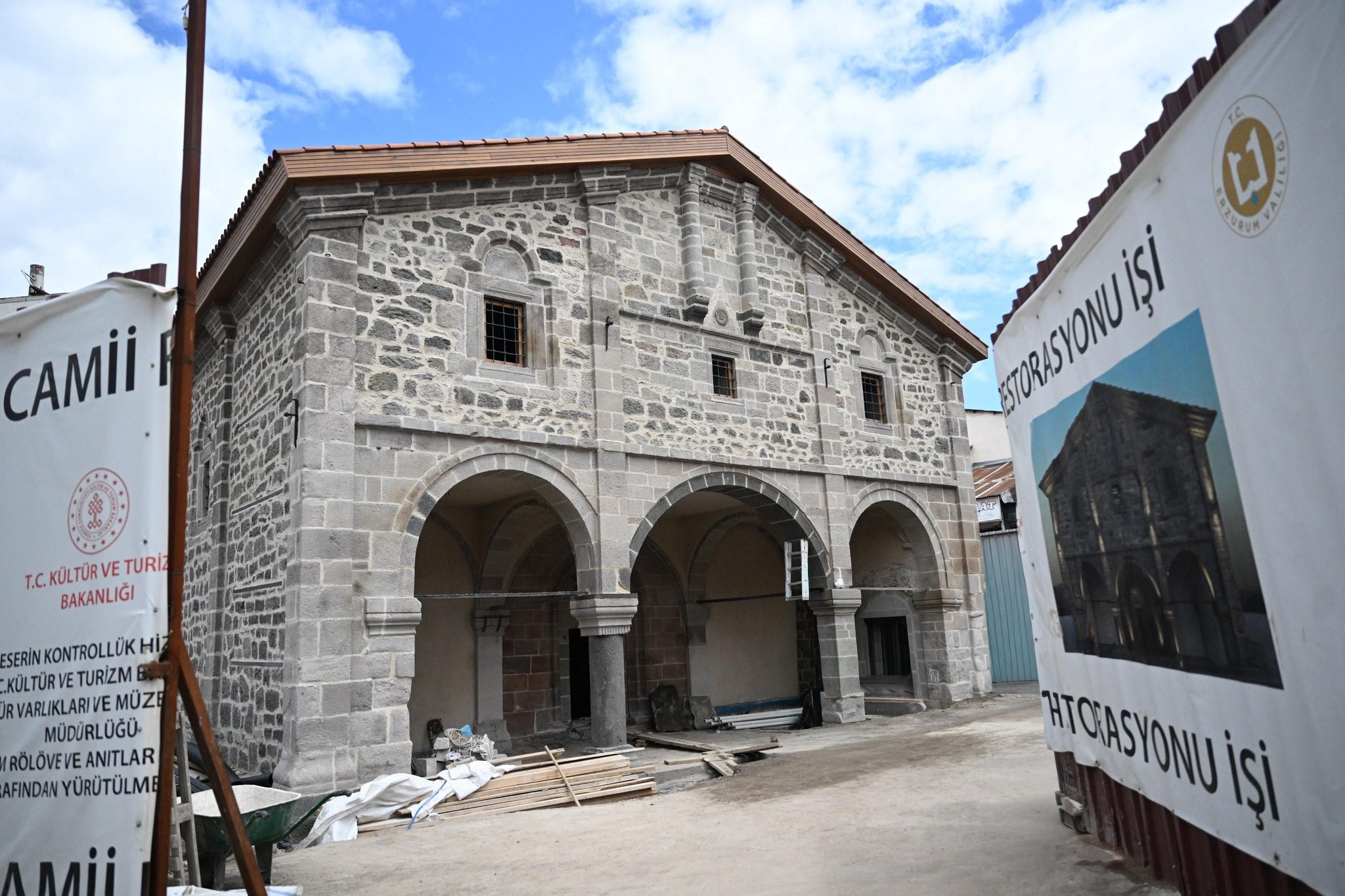 Erzurum’un Tarihi Fetih Camii’nde Restorasyon Çalışmaları Sona Yaklaşıyor