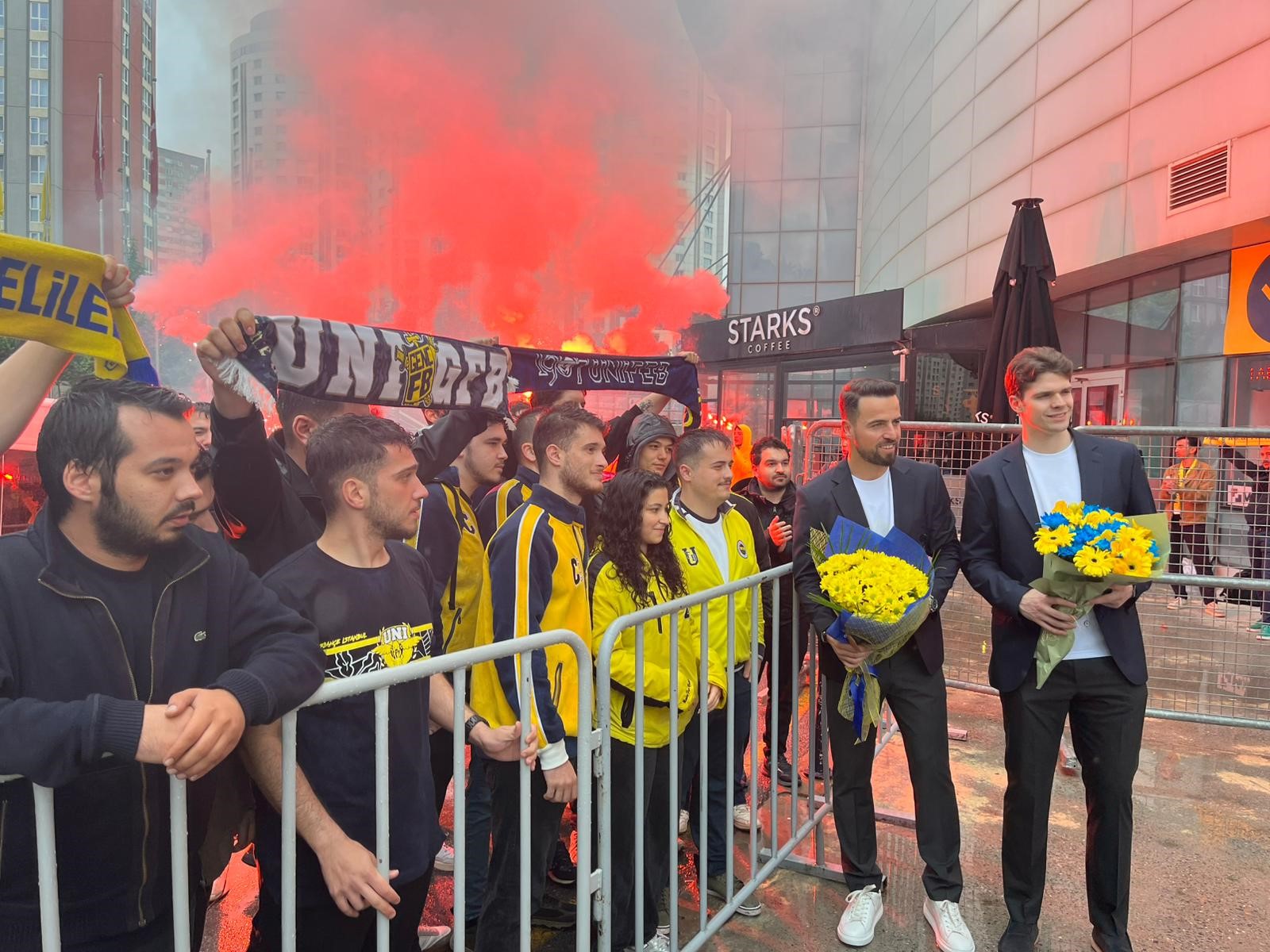 Sarı Lacivertliler Atina Yolcusu: Kupaya Son İki Adım