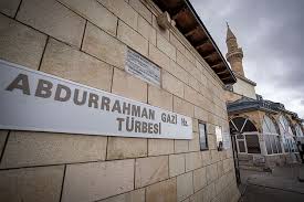 Erzurum’un Manevi Mirası: Abdurrahman Gazi Türbesi Yüzyıllardır Ziyaretçilerini Ağırlıyor