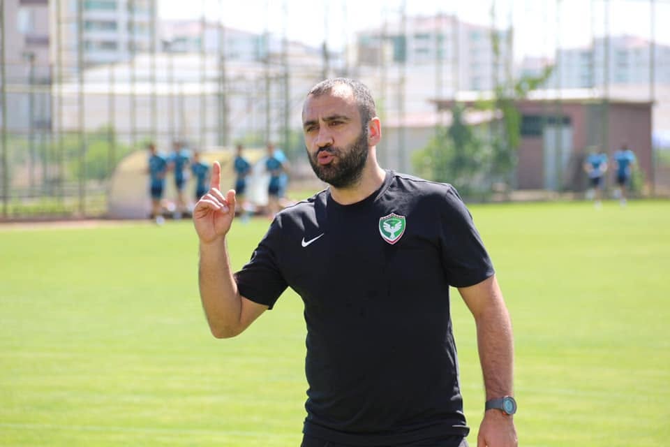 Erzurumspor FK Geleceğini Eski Kaptanına Emanet Etti