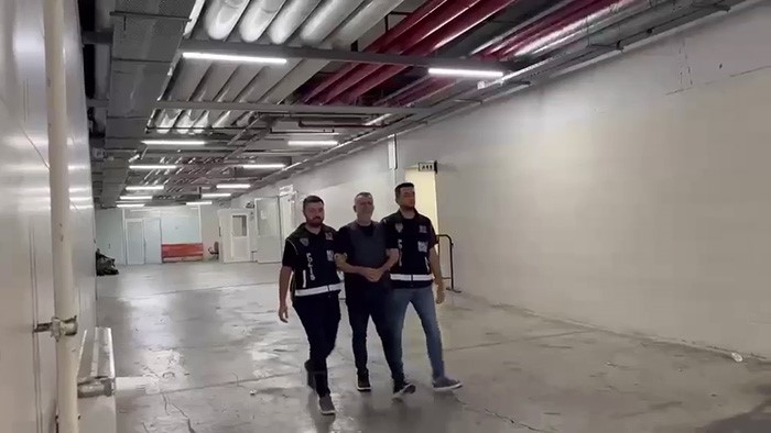 Ahbap Soruşturmasında Yeni Gelişme: Haluk Levent’in Kelepçeli Sevk Görüntüleri Ortaya Çıktı