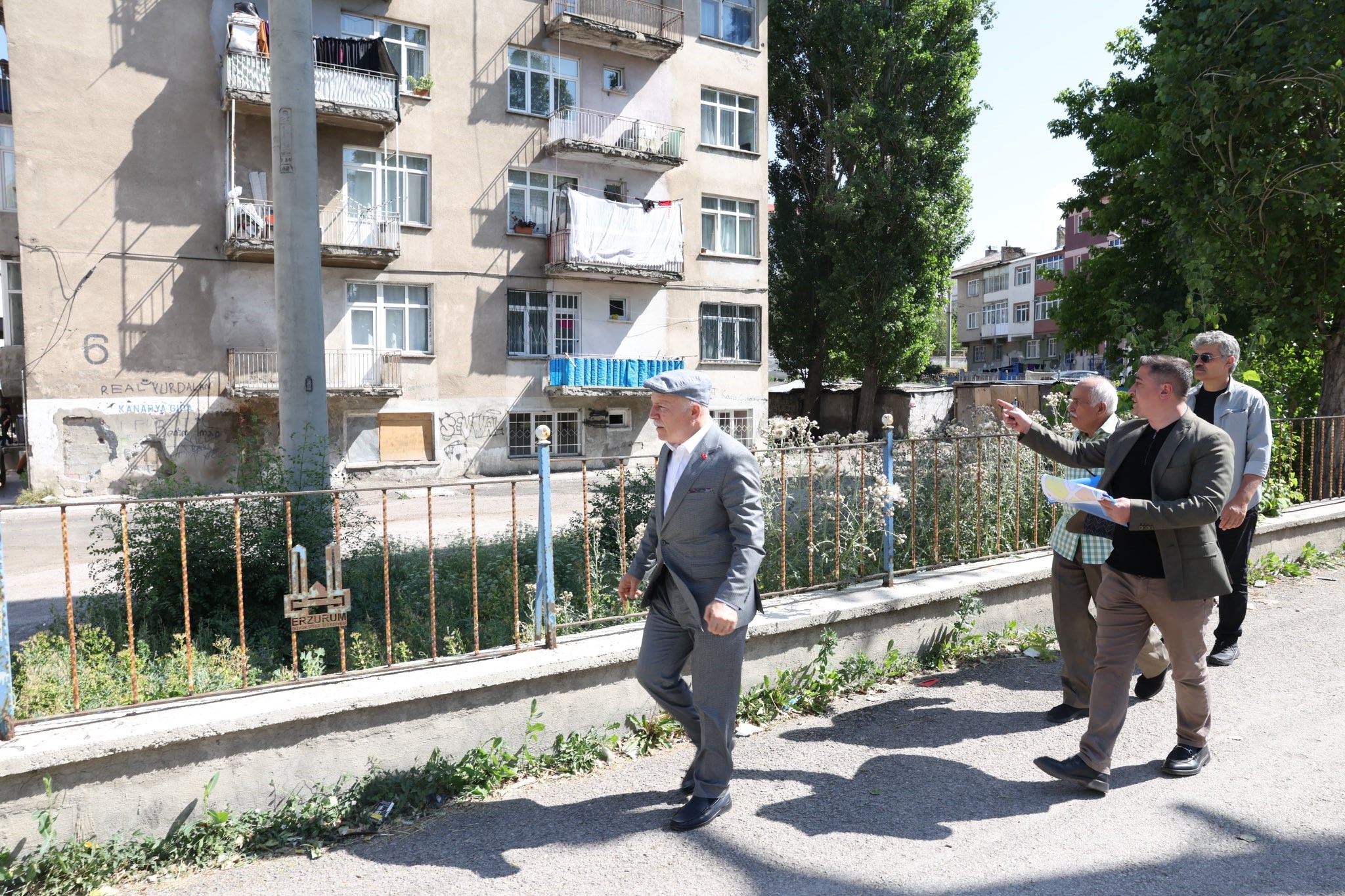 Başkan Sekmen kentsel dönüşüm projelerini sahada denetledi