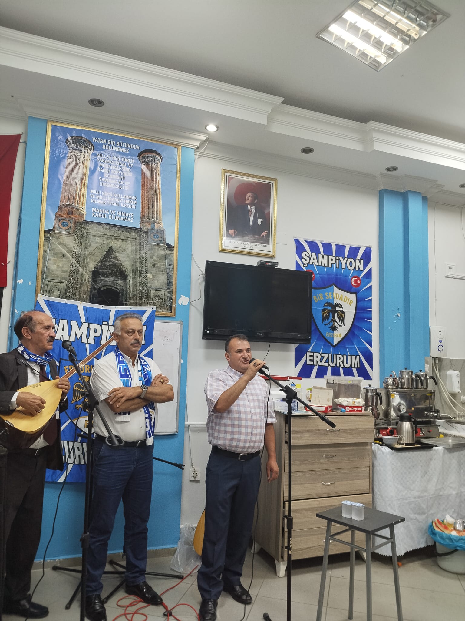 ESKİŞEHİR’DE DADAŞLAR ESKERDER ÇATISI ALTINDA BULUŞTU