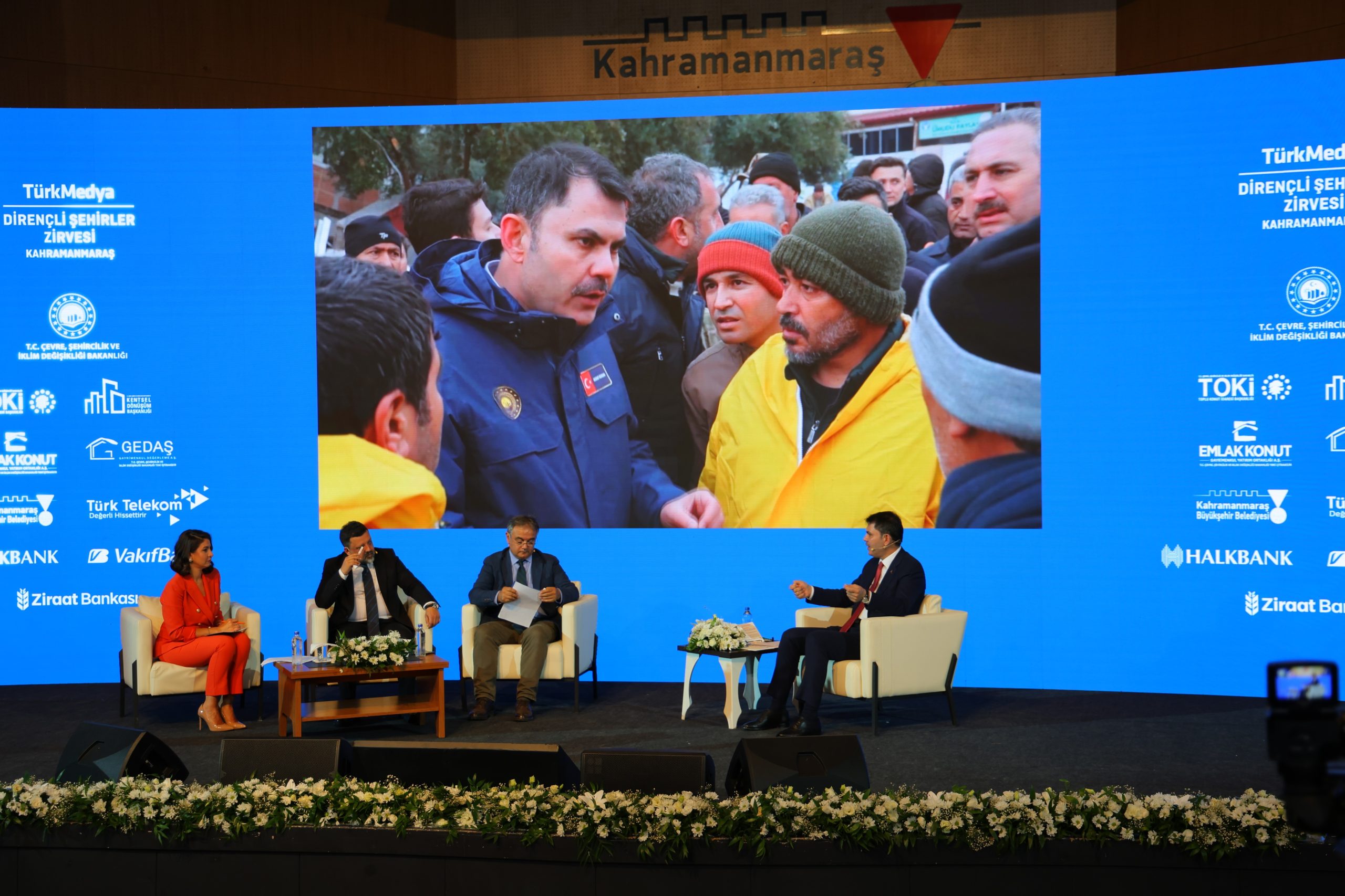 Murat Kurum: “Saatte 23, günde 550 konut üreterek dünyaya örnek bir yeniden inşa süreci yürüttük”