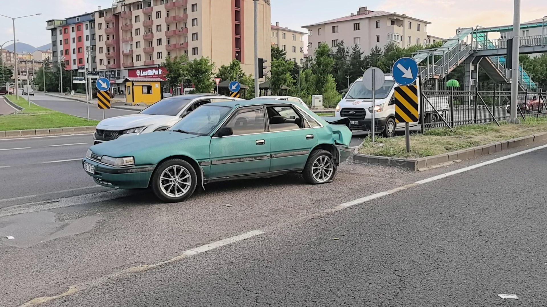 Erzurum’da 3 aracın karıştığı zincirleme kaza: 3 yaralı