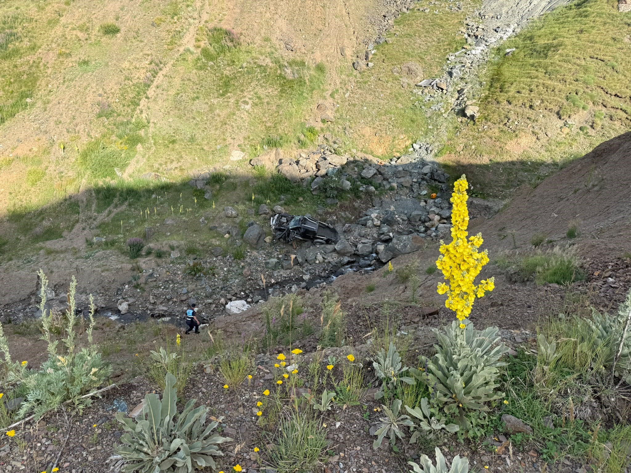 Palandöken Geçidi’nde korkunç kaza: Otomobil 150 metrelik uçuruma yuvarlandı