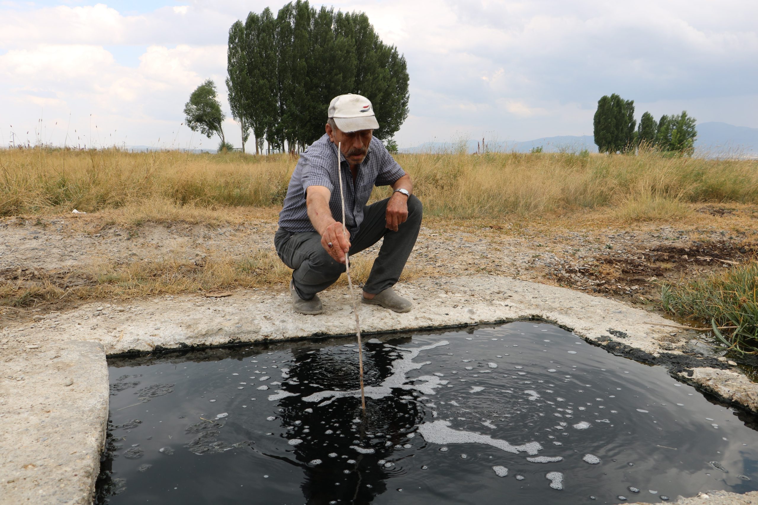 Erzurum’da 50 Yıldır Kaynayan Gizemli Su: Köpüğü Mavi Alevle Yanıyor