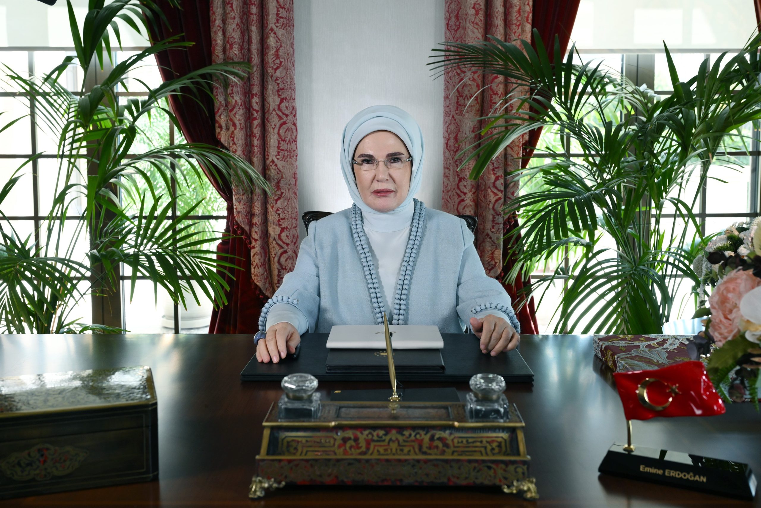 Emine Erdoğan: Toplumların en büyük gücü, zor zamanlarda tek yürek olabilme becerisidir
