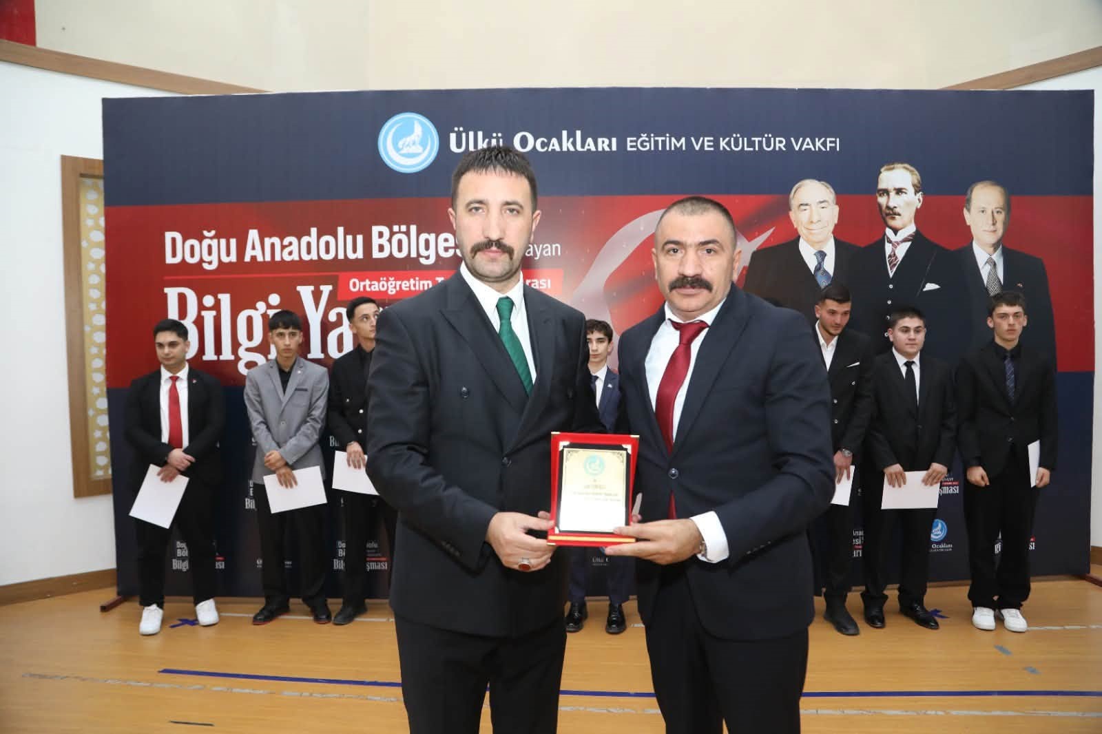 ÜLKÜ OCAKLARINDAN DOĞU ANADOLU’DA BİLGİ ŞÖLENİ: ORTAÖĞRETİM TEŞKİLATLARI ERZURUM’DA YARIŞTI