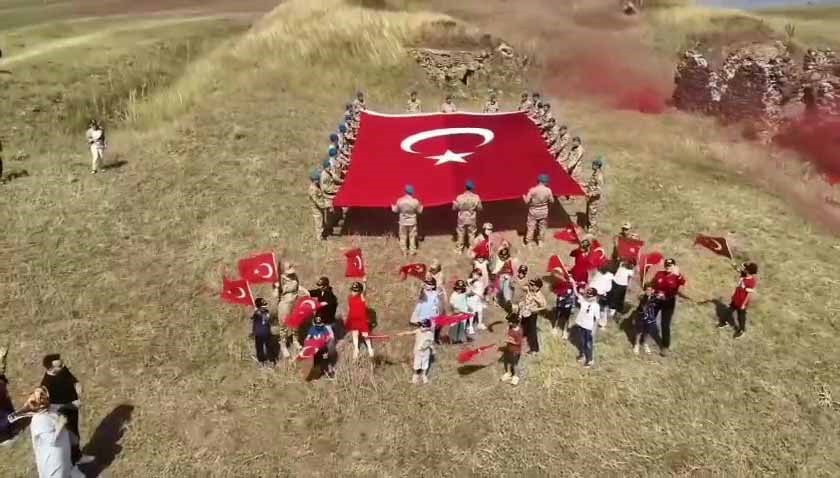 Erzurum Jandarmasından Çocuklara Tarih ve Kültür Gezisi