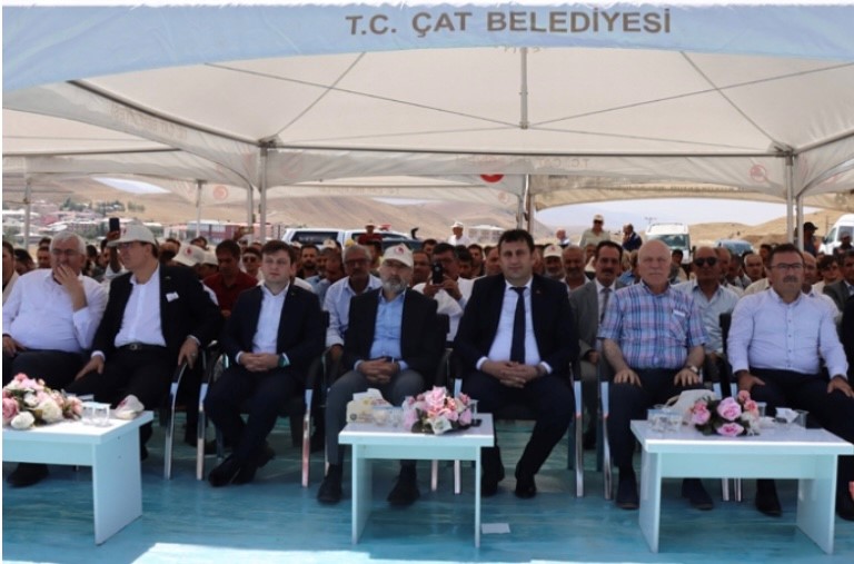 ERZURUM ÇAT’TA BÜYÜK MERAK VE SORU İŞARETLERİ: “GENÇLİK VE YAŞAM MERKEZİ” NEDEN BİTİRİLMEDİ?